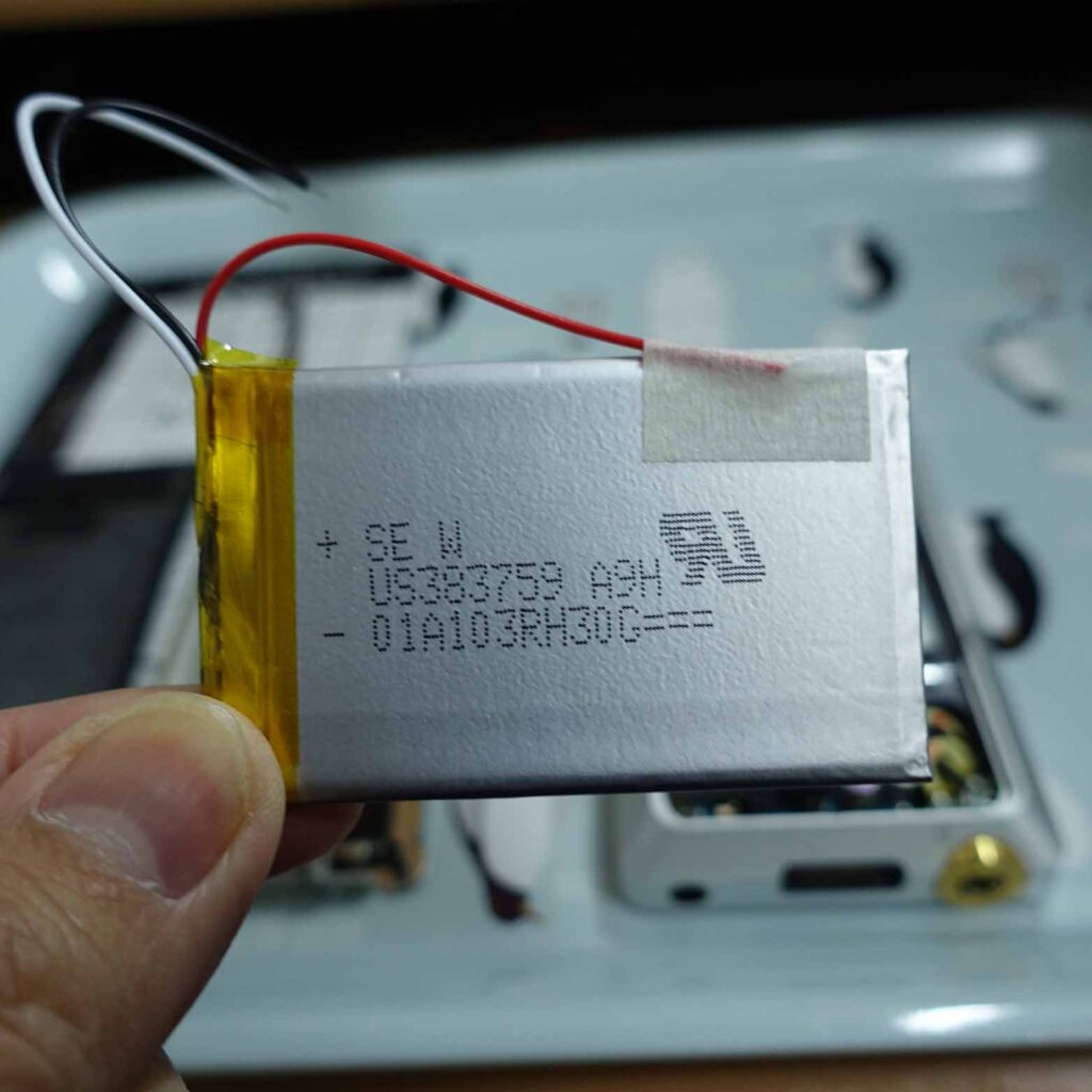 修理方法解説】ソニーの高級ウォークマン「NW-ZX1」のバッテリーを交換 