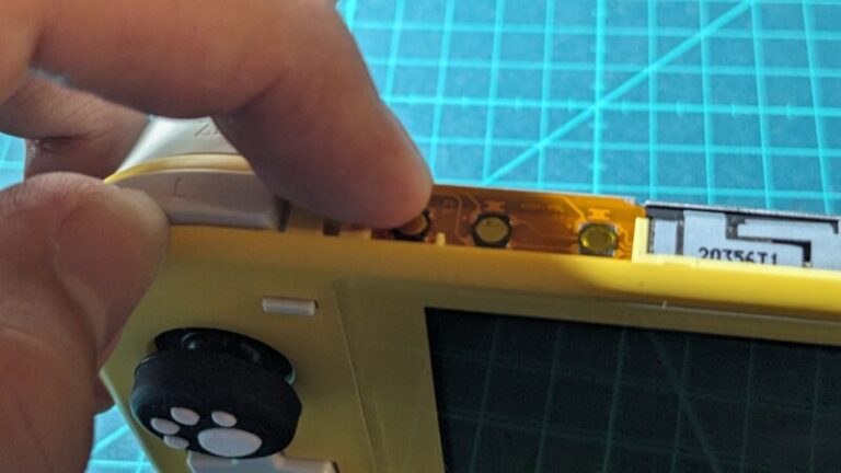 Switch Lite R Button Spring Location 【修理解説】Nintendo Switch LiteのRボタン(Lボタン)が反応しないので分解修理してみた【ついでにZL,ZRも】 | 英二六ブログ